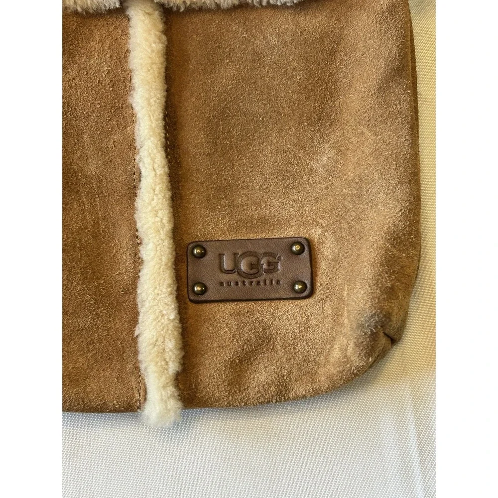UGG Shearling Tan Suede Shoulder Crossbody Bag , Leather Strap And Trim Y2K